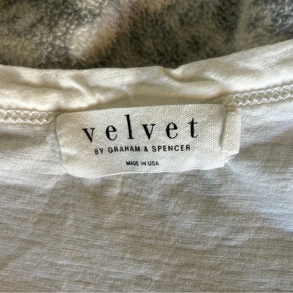 Velvet Fitted White Tank Top - Picture 4 of 4